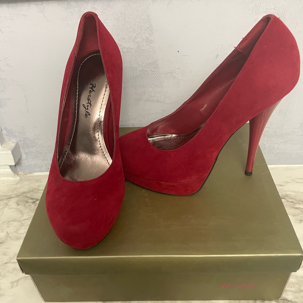 Ladies Pump
